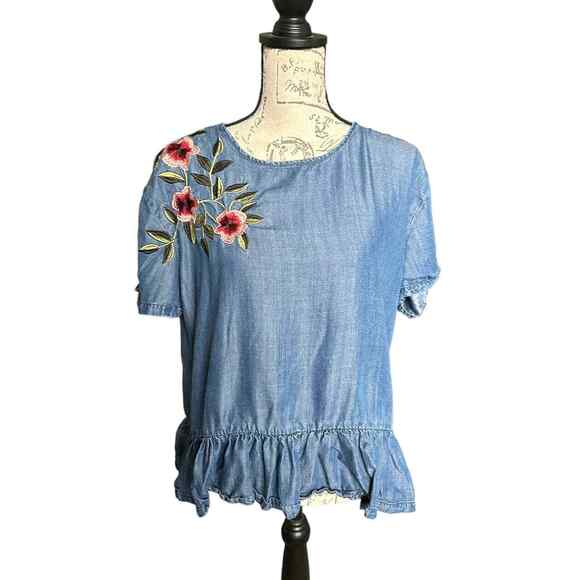 Chelsea & Theodore Chambray Embroider Flowers Ruffle Hem Short Sleeve Top Large - Picture 1 of 6